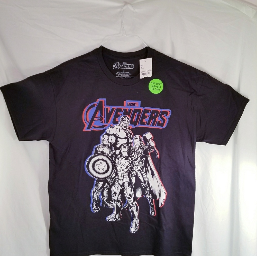 Avengers glow in dark shirt Size:Large  NWOT